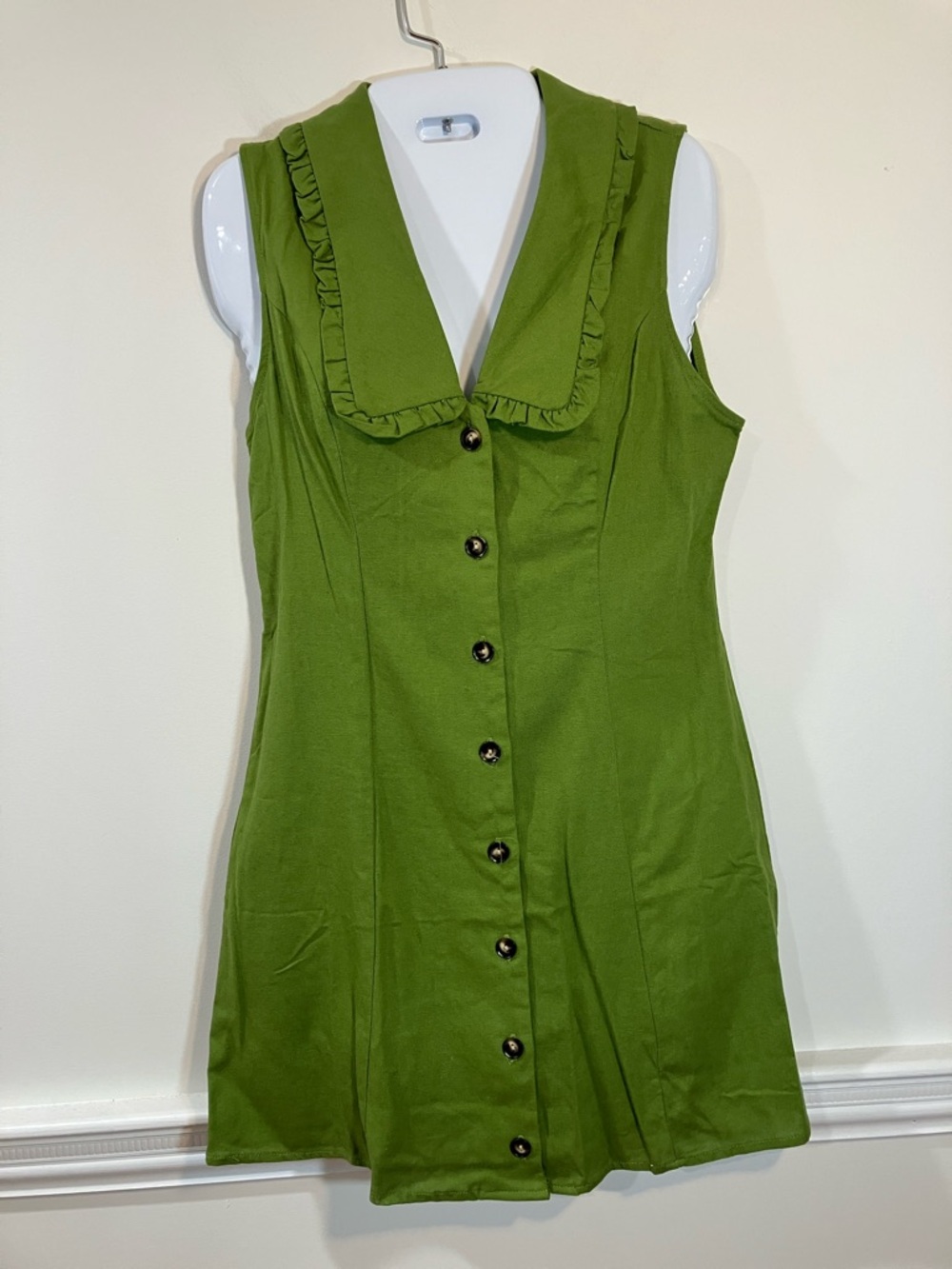 Monteau Los Angeles Sleeveless Button-Front Dress in Moss Green Linen M